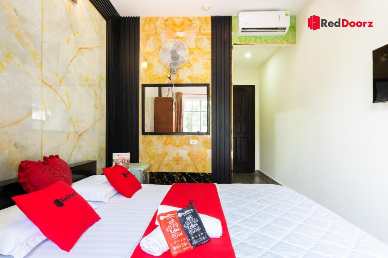 Reddoorz Tahami Hotel Near Kha Van Can ホーチミン市 エクステリア 写真