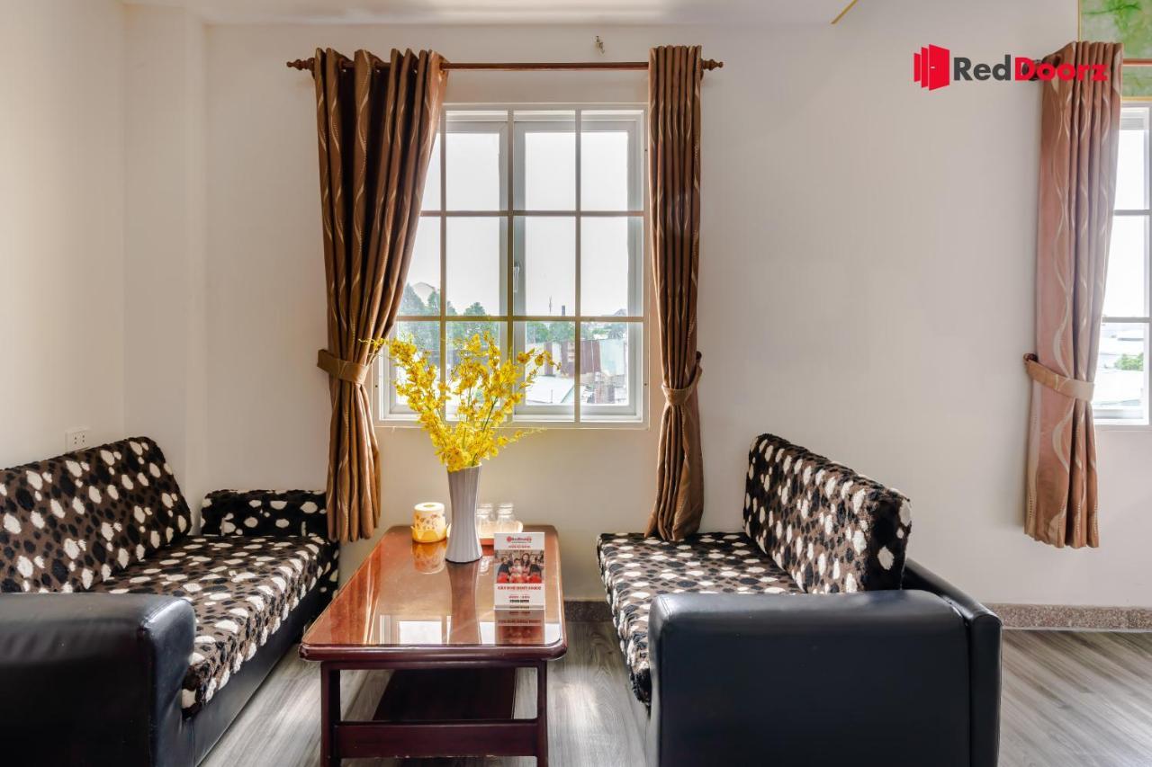 Reddoorz Tahami Hotel Near Kha Van Can ホーチミン市 エクステリア 写真