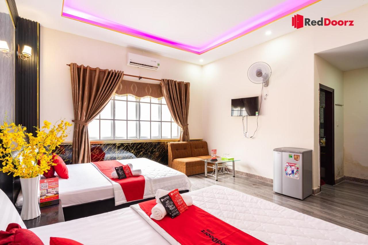 Reddoorz Tahami Hotel Near Kha Van Can ホーチミン市 エクステリア 写真